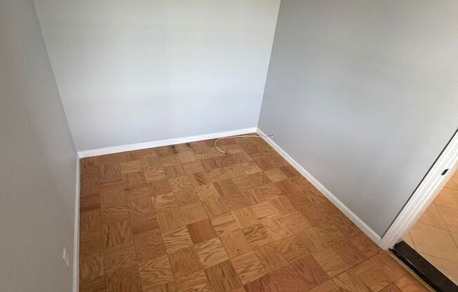 7 VAN CORTLANDT PARK AVE