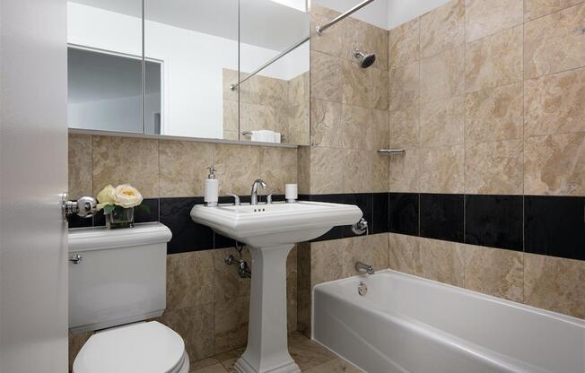 1 bed, 1 bath, $5,750, Unit 10U