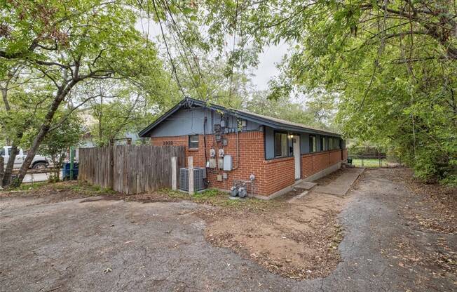 2928 E 12 ST