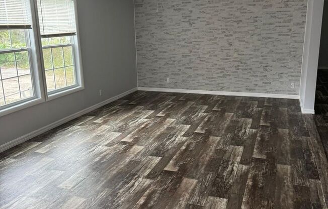 3/2 Brooksville Available Now !