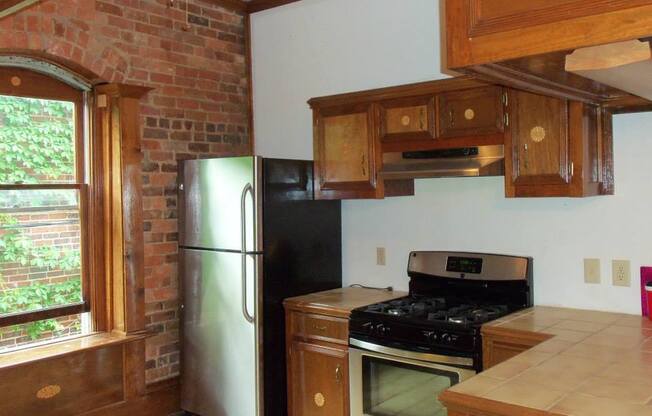 2 beds, 1 bath, $1,450