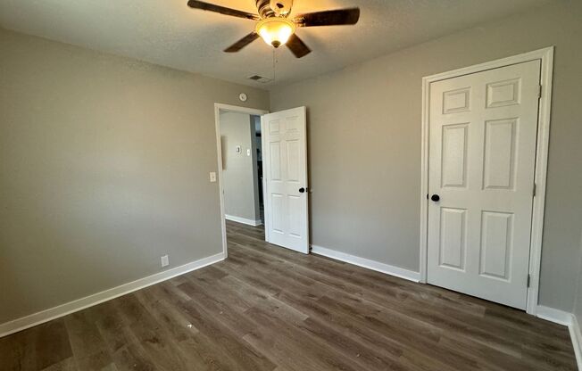 2 beds, 1 bath, 700 sqft, $1,495