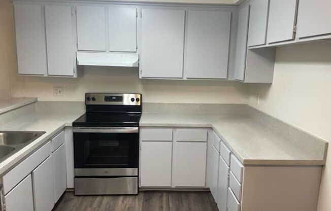 1 bed, 1 bath, 800 sqft, $1,900, Unit PEP146