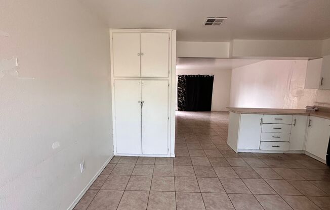 2 beds, 1.5 baths, $1,950, Unit # #C