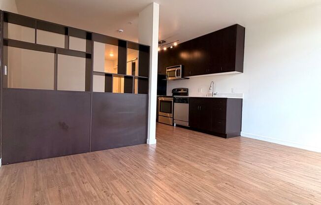 1 bed, 1 bath, 470 sqft, $1,495, Unit 402