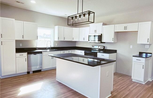 Beautiful Remodeled 4 Bedroom Home in Petersburg