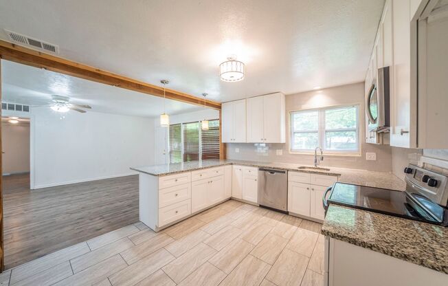 New Renovated Home in Fort Worth!