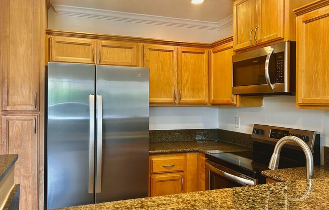 2 beds, 2 baths, 880 sqft, $2,805, Unit D-10