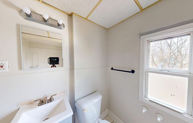 2 beds, 1 bath, 735 sqft, $900, Unit Unit 4