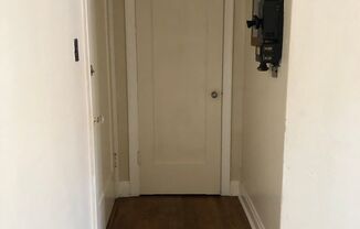 Studio, 1 bath, 465 sqft, $950, Unit 406