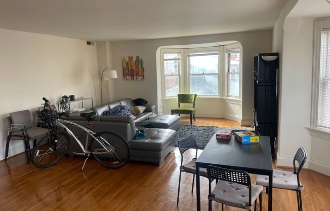 Spacious 2BR/2BTH Flat w/ HW Floors, A/C, D/W, W/D AVAILABLE JULY 10