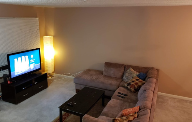 2446 Golders Green Ct