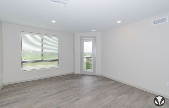 1 bed, 1 bath, 755 sqft, $1,295, Unit YH-2026