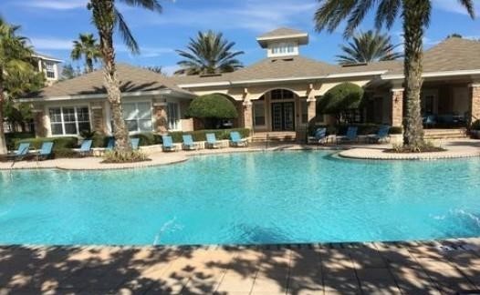 3 beds, 2 baths, $2,300