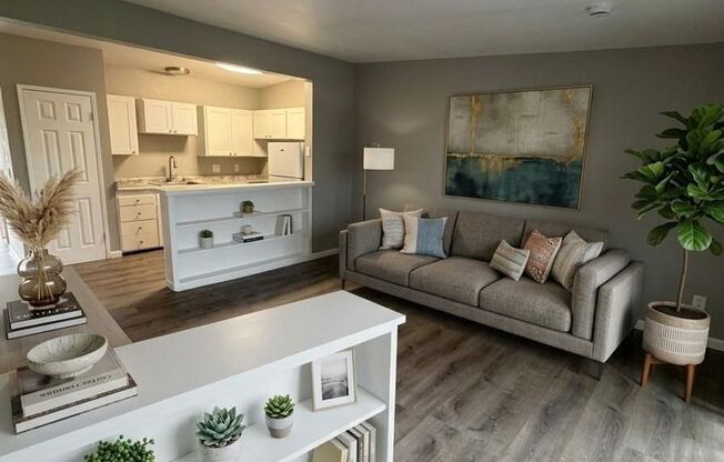 2 beds, 1 bath, 750 sqft, $1,900, Unit Unit #01