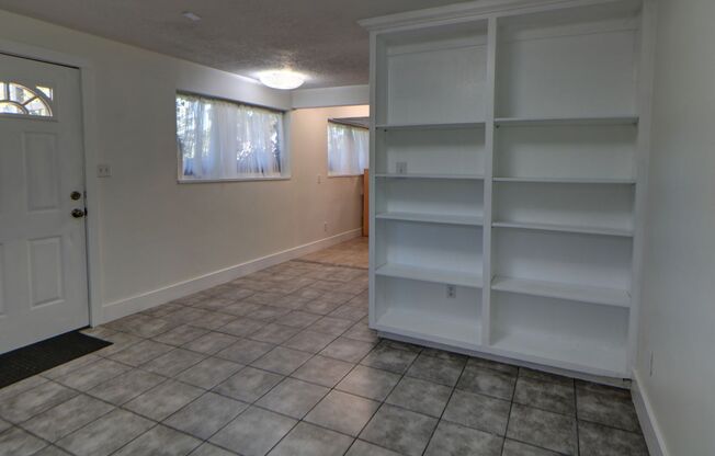 Basement Apartment Near Springville Canyon