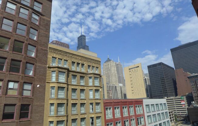 537 S Dearborn Terminals Building