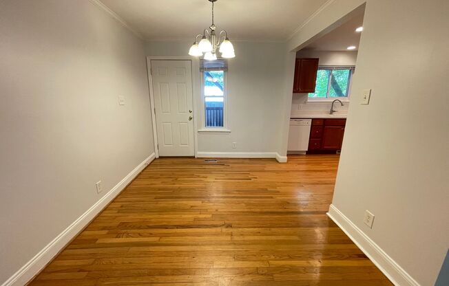 Walk to Weaver St.!  Updated 3br condo in West-End Commons, Carrboro