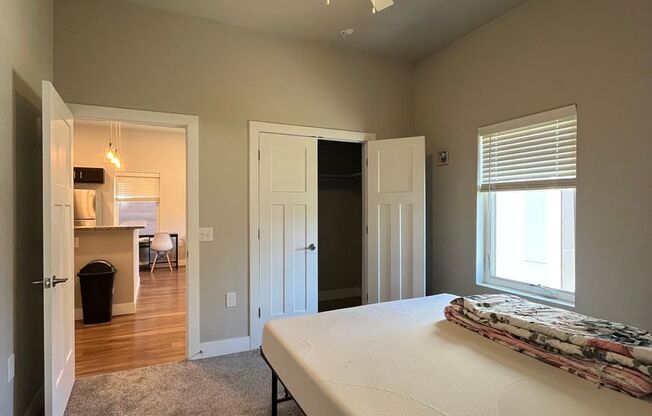 2 beds, 2 baths, 910 sqft, $1,550