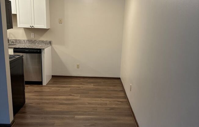 1 bed, 1 bath, 630 sqft, $870, Unit Unit 203