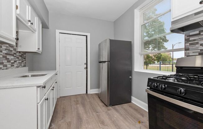 1 bed, 1 bath, 470 sqft, $1,225, Unit 4234 1/2 -  1W