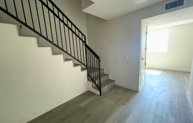 Gorgeous, brand-new 3 bedroom/2.5 bathroom unit MOVE IN READY! ** MOVE IN SPECIAL**