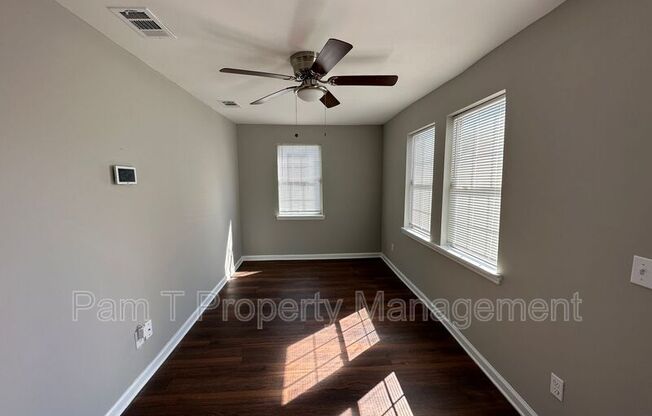 1024 W 39 ST