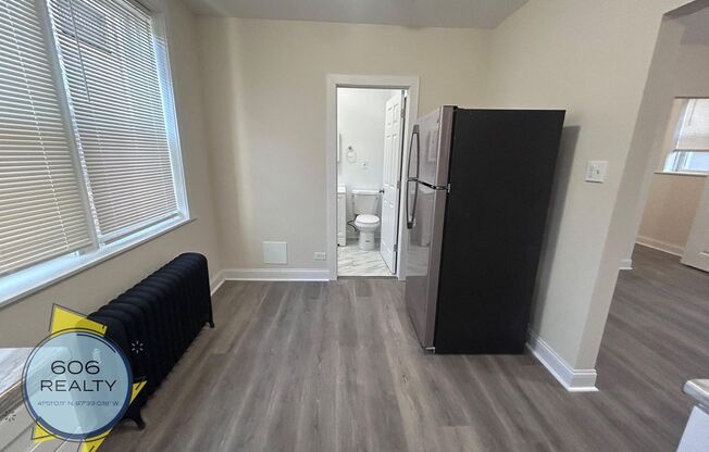 Studio, 1 bath, $850, Unit 5017-12