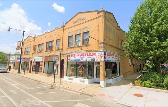 4334 W Lawrence Ave