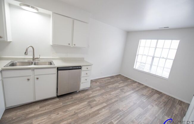 2 beds, 1 bath, 920 sqft, $1,249, Unit 32