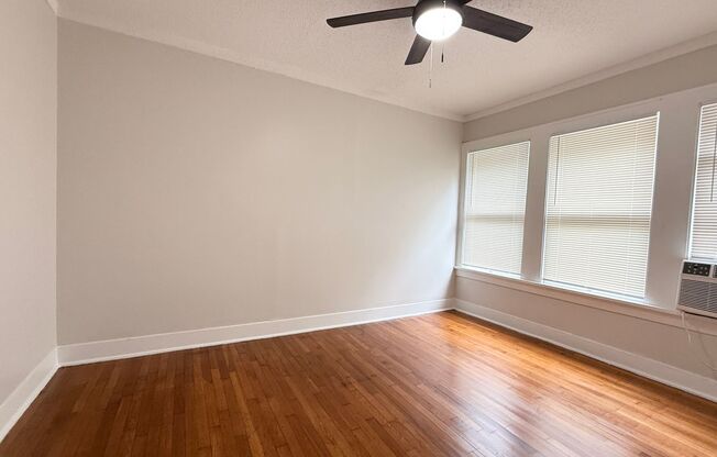 2 beds, 1 bath, $1,275, Unit B3607