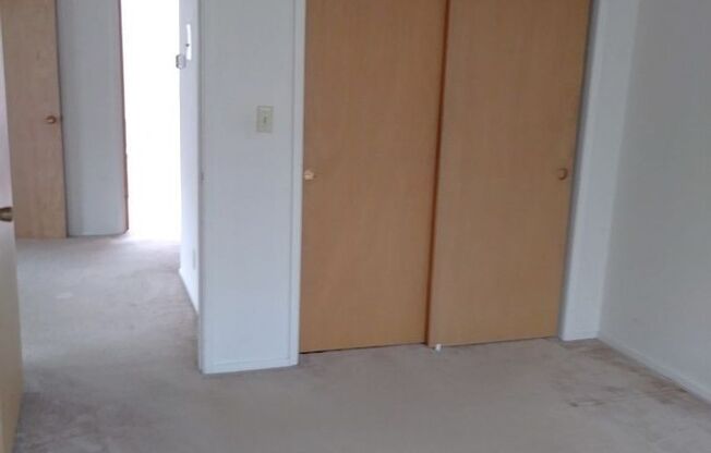 2 beds, 1 bath, $2,395, Unit 302