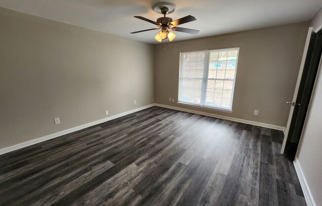 2 beds, 1.5 baths, 1,250 sqft, $950, Unit 201 S Park #C03