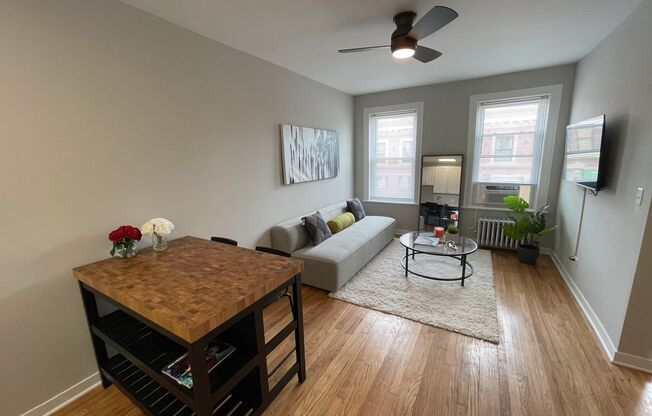 Studio, 1 bath, $1,275, Unit 318