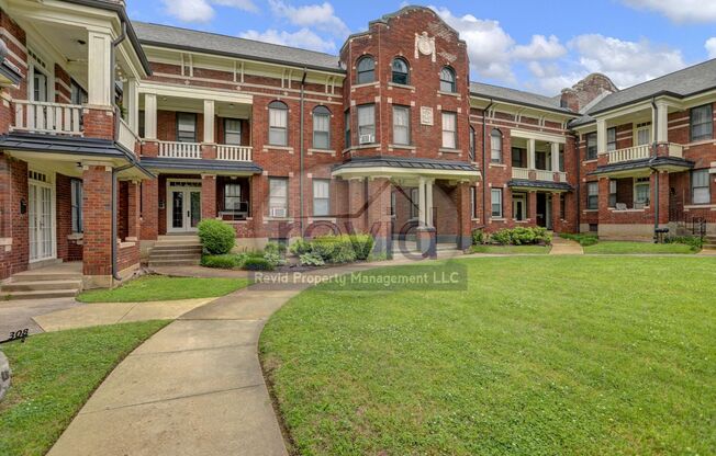 2 beds, 1 bath, 950 sqft, $995, Unit 314-4