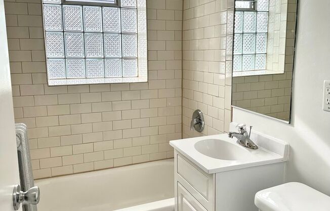 Studio, 1 bath, 375 sqft, $1,300, Unit 4031-407