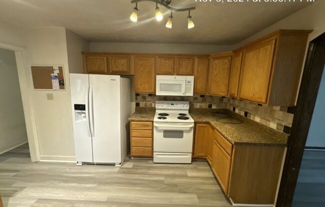 3 beds, 2 baths, $1,750