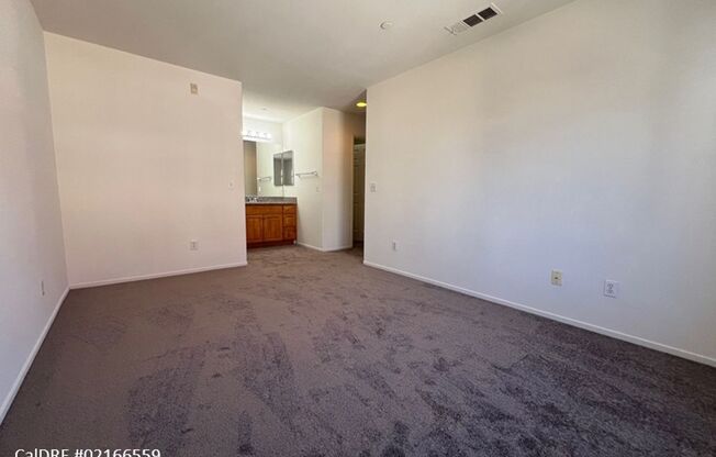 4 beds, 3 baths, $3,050, Unit # 11