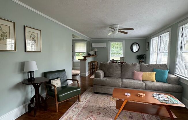Garage Apartment in 5 Points!! One-Bedroom
