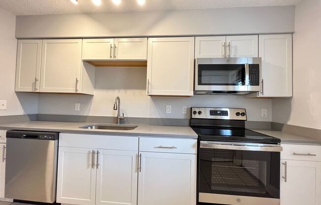 Lakeside Cove Apartments