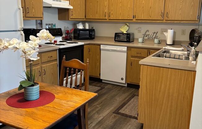 1 bed, 1 bath, $1,125, Unit 2301-11