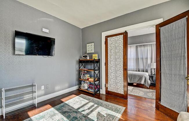 2808 N CAPITOL AVE 