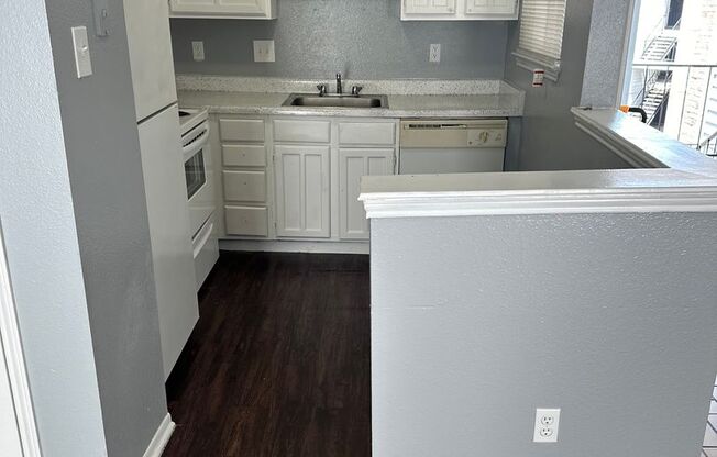 1 bed, 1 bath, 470 sqft, $745, Unit 718