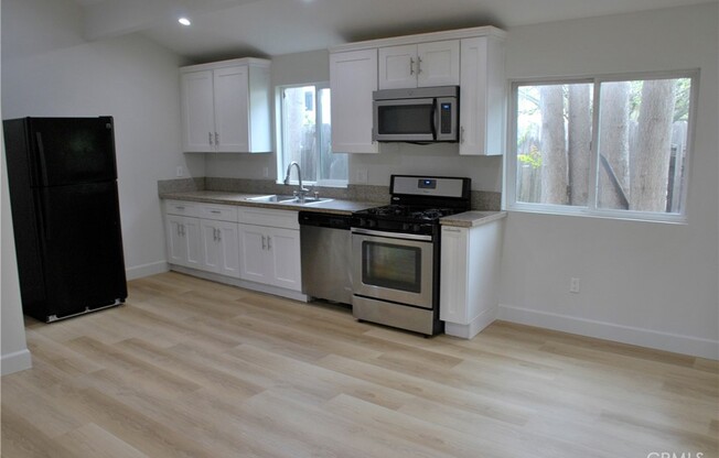 7055 7053 CORBIN AVE