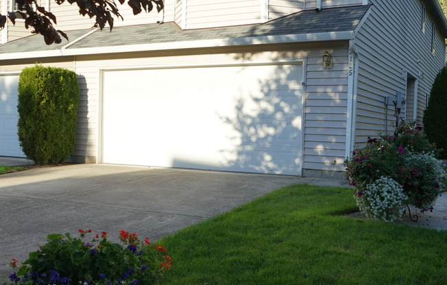 Spacious 2-Story 3-Bedroom Townhome for Lease - 3125 NE 118th Ave.