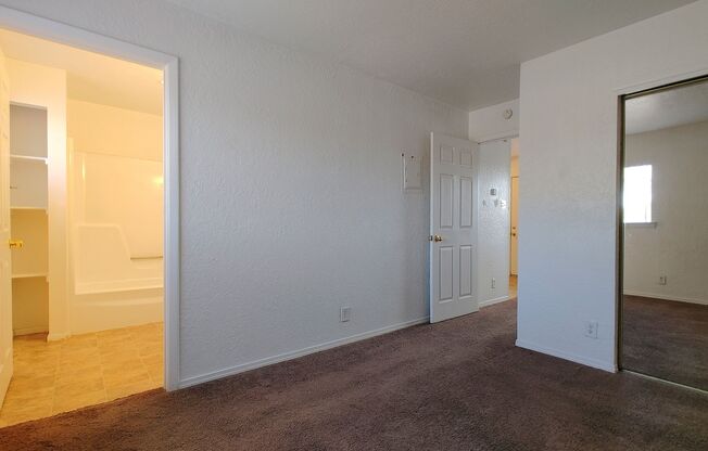 1 bed, 1 bath, 500 sqft, $715, Unit Unit 32