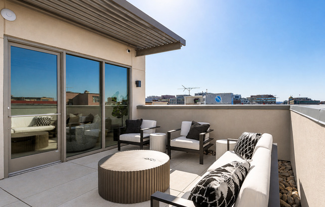 2 beds, 2 baths, 867 sqft, $3,995, Unit 401