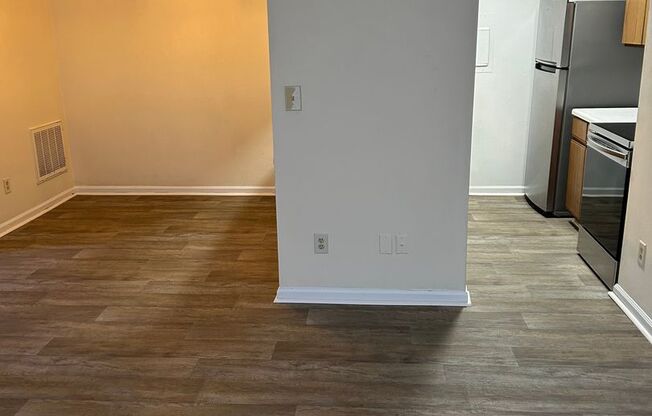 3 beds, 1 bath, 1,100 sqft, $1,500, Unit 517/101