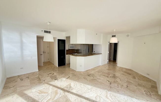 OVERSIZED, BRIGHT AND SPACIOUS 1 BEDROOM/1.5 BATHROOM UNIT IN II TEQUESTA.