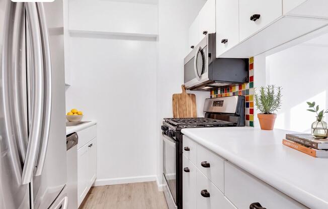 1 bed, 1 bath, 750 sqft, $6,500, Unit 8D